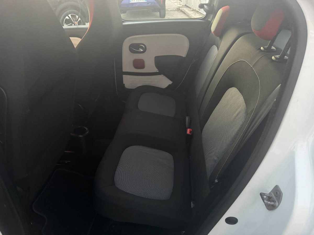 Renault Twingo SCe Stop&Start Intens (19)