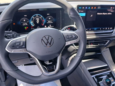 Volkswagen Tiguan 2.0 tdi R-Line 150cv dsg (5)