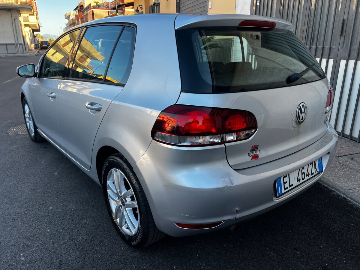 Volkswagen Golf 1.6 TDI DPF 5p. Highline (2)