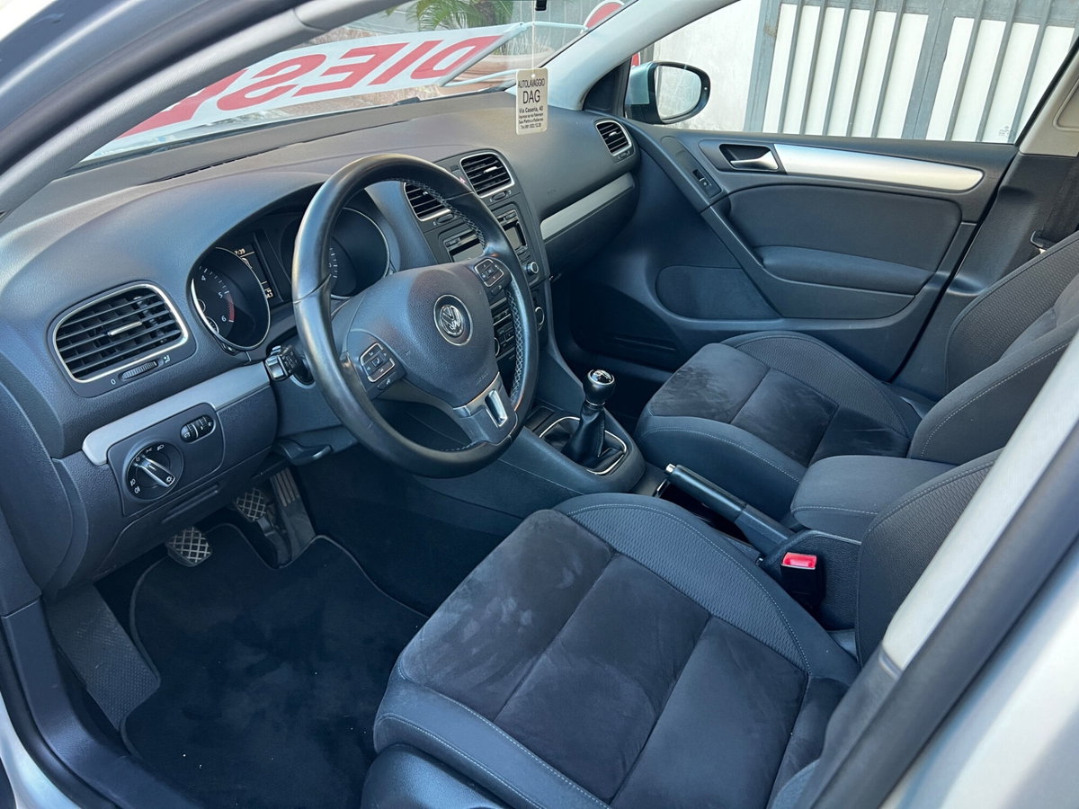 Volkswagen Golf 1.6 TDI DPF 5p. Highline (9)