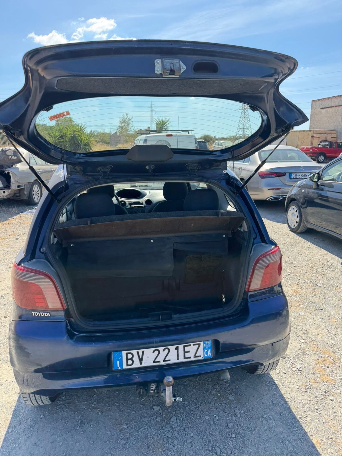 Toyota Yaris 1.3i 16V cat Luna (17)