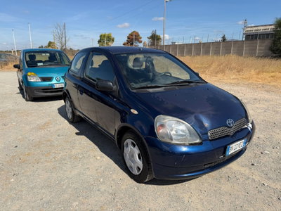 Toyota Yaris 1.3i 16V cat Luna (6)