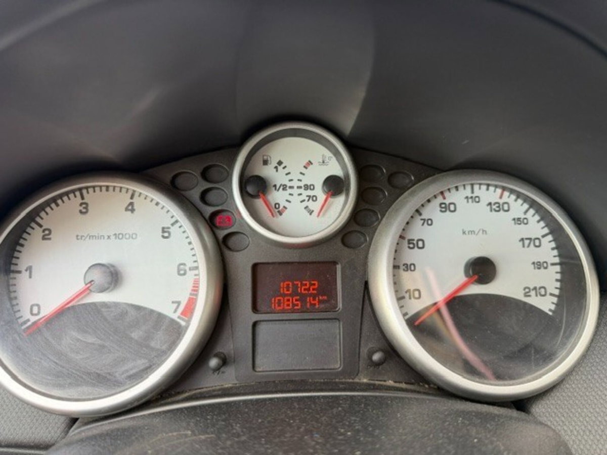Peugeot 207 VTi 95CV 3p. X Line (9)