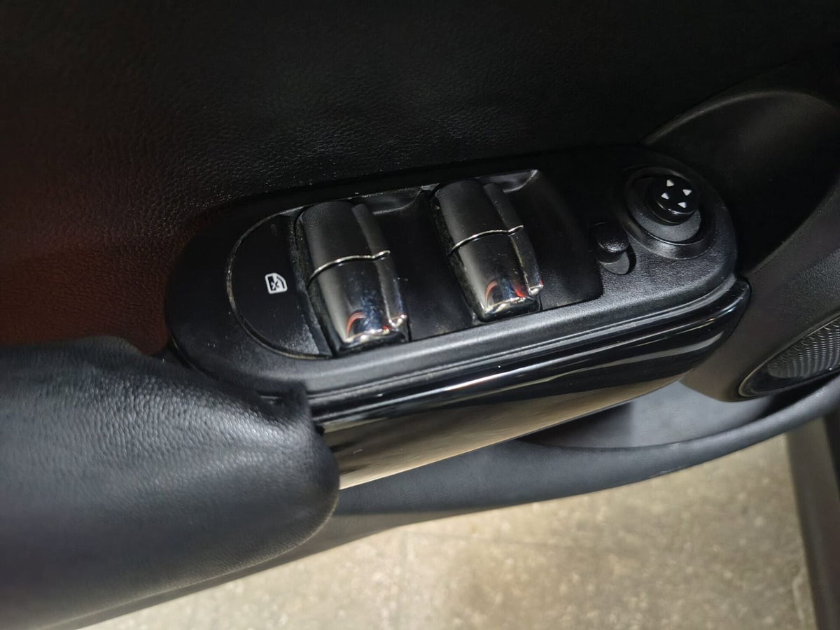 MINI Mini 1.5 Cooper D (20)