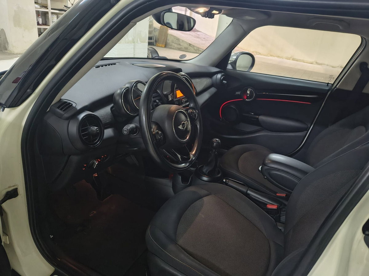 MINI Mini 1.5 Cooper D (9)