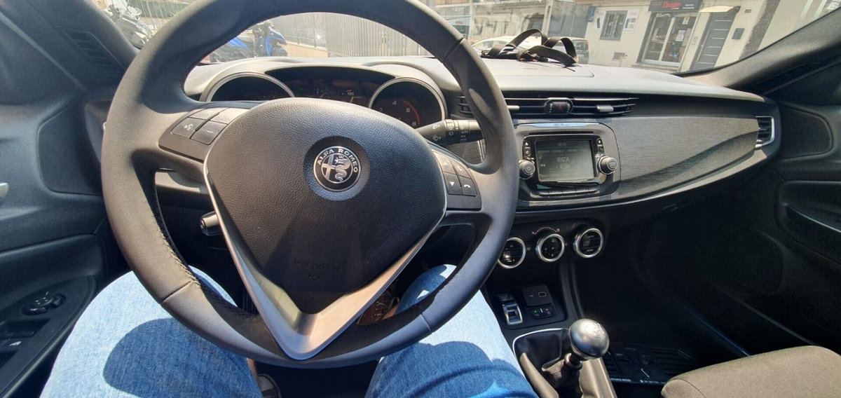 Alfa Romeo Giulietta 1.6 JTDm Business 120cv (5)