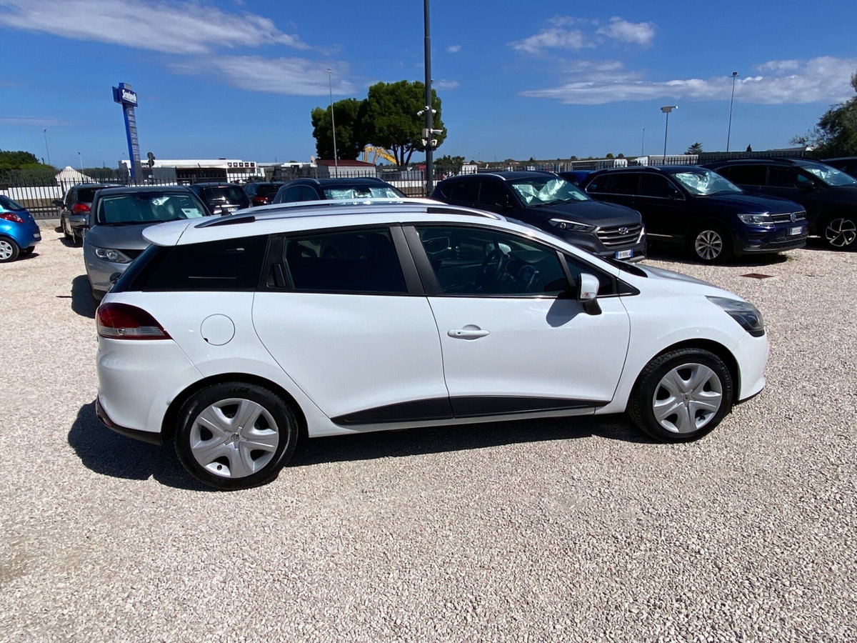 Renault Clio Sporter 1.5 dCi 8V 75CV Live (2)