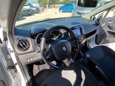 Renault Clio Sporter 1.5 dCi 8V 75CV Live (20)