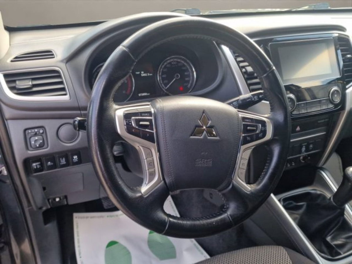 Mitsubishi L200 2.3 D Club Cab 4x4 Easy Select Invite Connect (10)