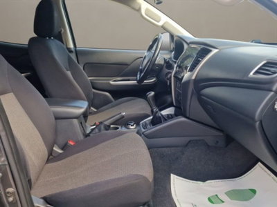 Mitsubishi L200 2.3 D Club Cab 4x4 Easy Select Invite Connect (18)