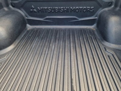 Mitsubishi L200 2.3 D Club Cab 4x4 Easy Select Invite Connect (20)