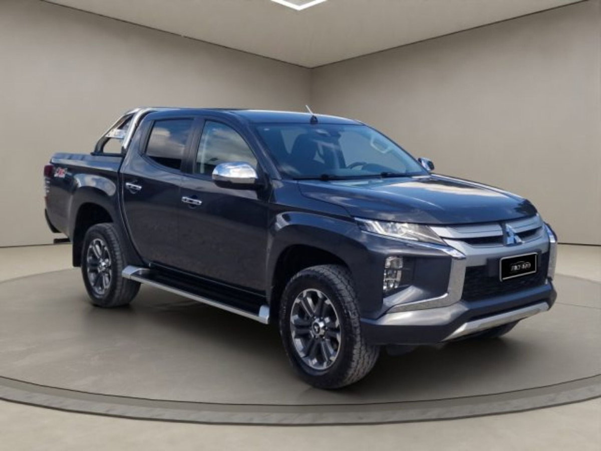 Mitsubishi L200 2.3 D Club Cab 4x4 Easy Select Invite Connect (7)