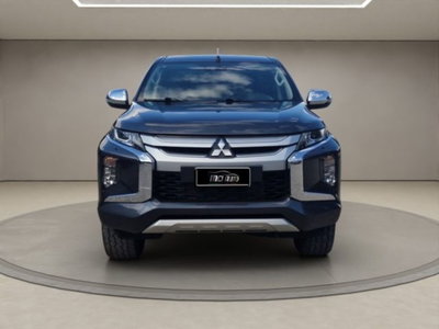 Mitsubishi L200 2.3 D Club Cab 4x4 Easy Select Invite Connect (8)