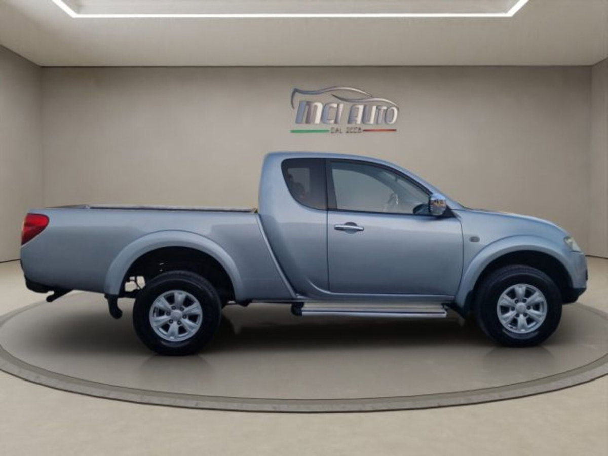 Mitsubishi L200 2.5 DI-D/136CV Club Cab Invite DPF (6)