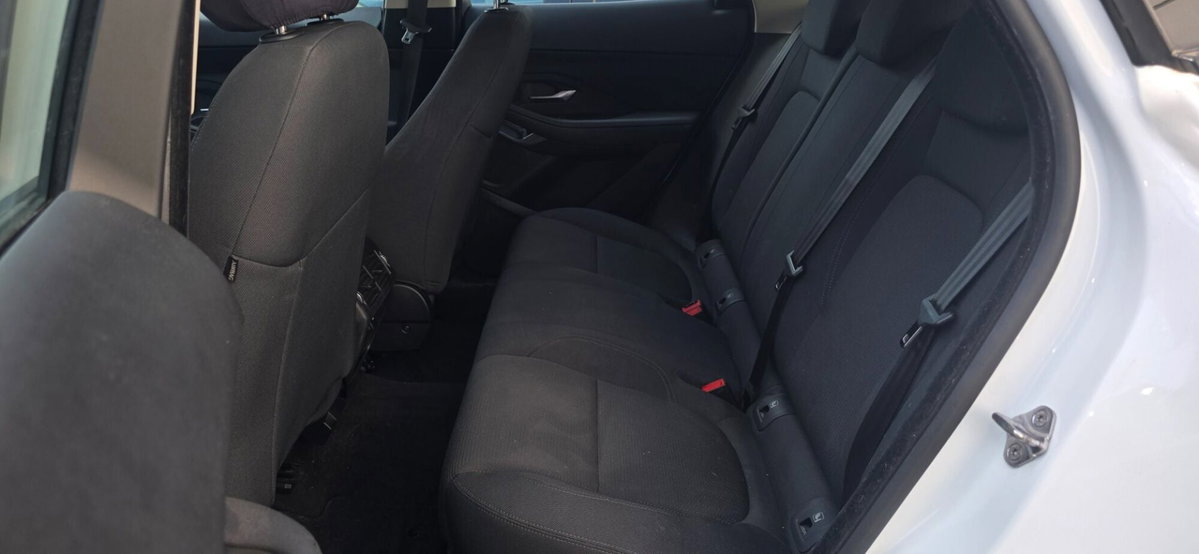 Jaguar E-Pace 2.0D 150 CV (12)