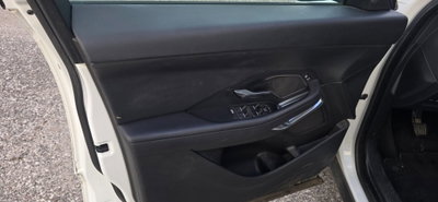 Jaguar E-Pace 2.0D 150 CV (14)