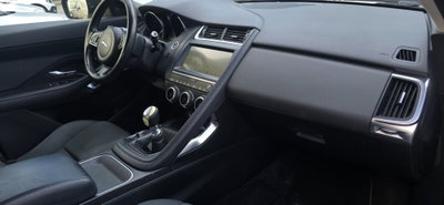 Jaguar E-Pace 2.0D 150 CV (16)