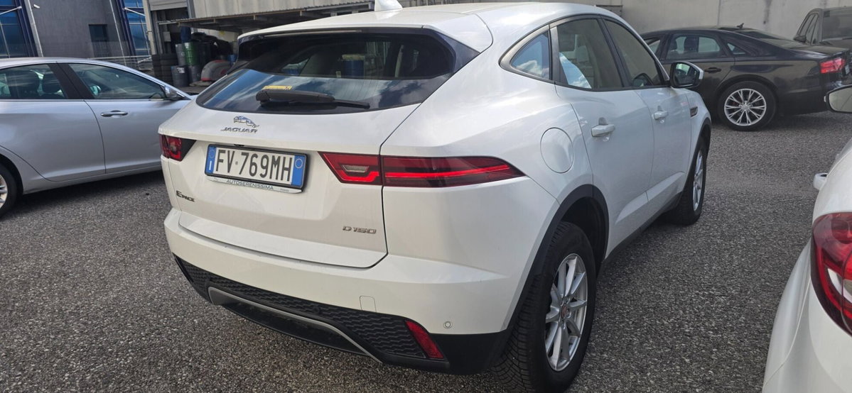 Jaguar E-Pace 2.0D 150 CV (7)