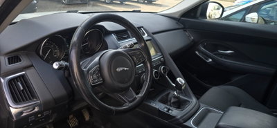 Jaguar E-Pace 2.0D 150 CV (8)