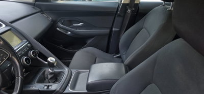 Jaguar E-Pace 2.0D 150 CV (9)