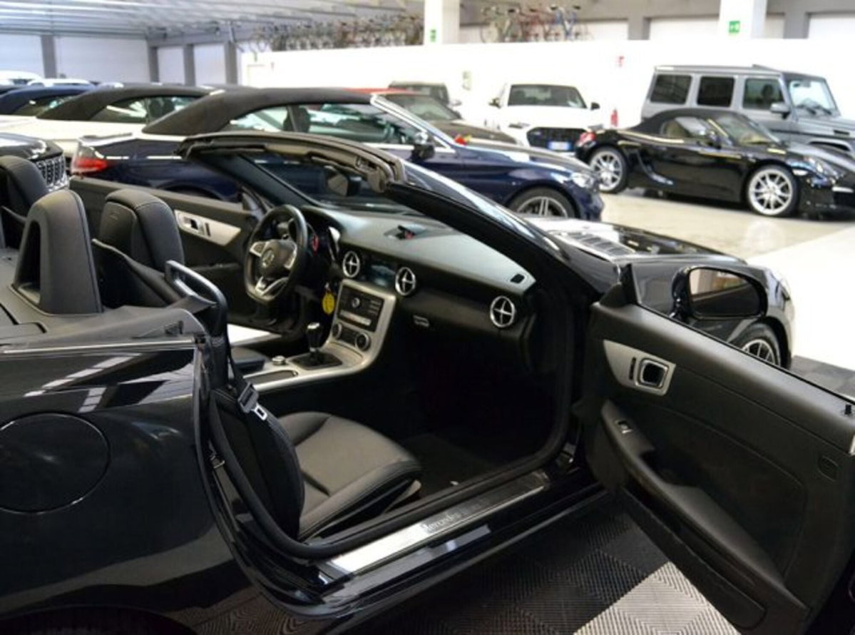 Mercedes-Benz SLC 180 AMG line (3)