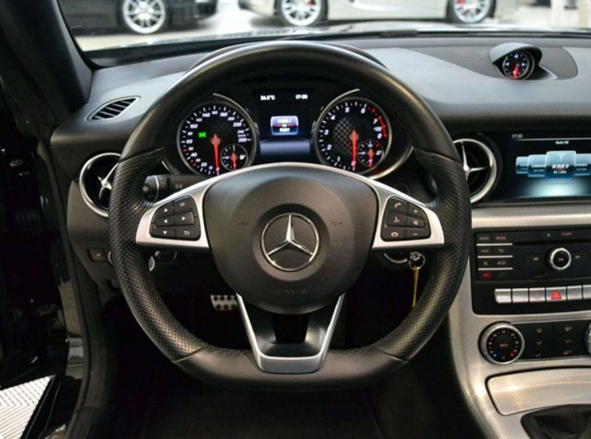 Mercedes-Benz SLC 180 AMG line (7)