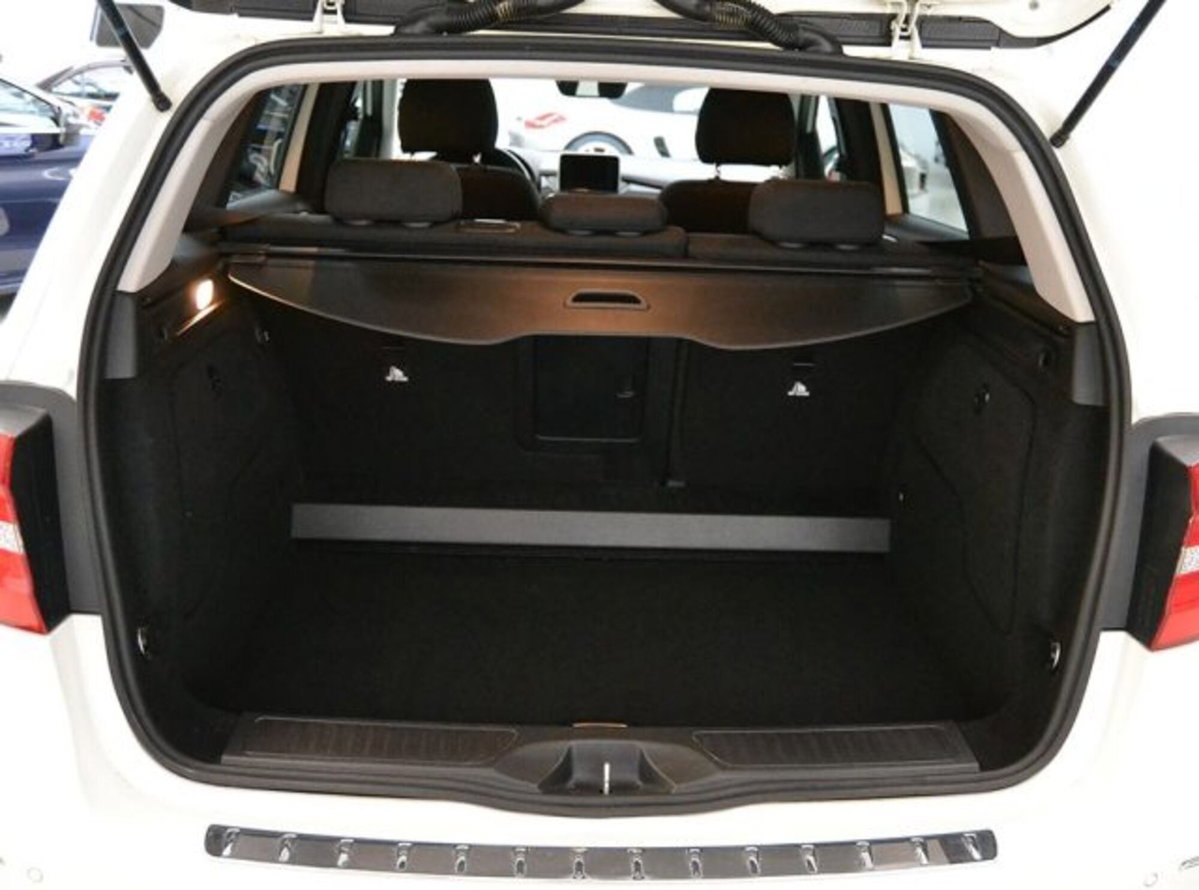 Mercedes-Benz Classe B 180 Sport (11)