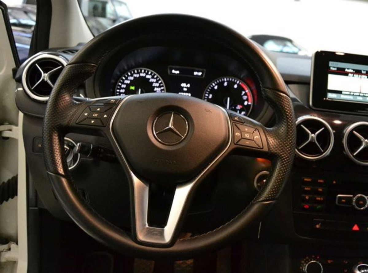 Mercedes-Benz Classe B 180 Sport (9)