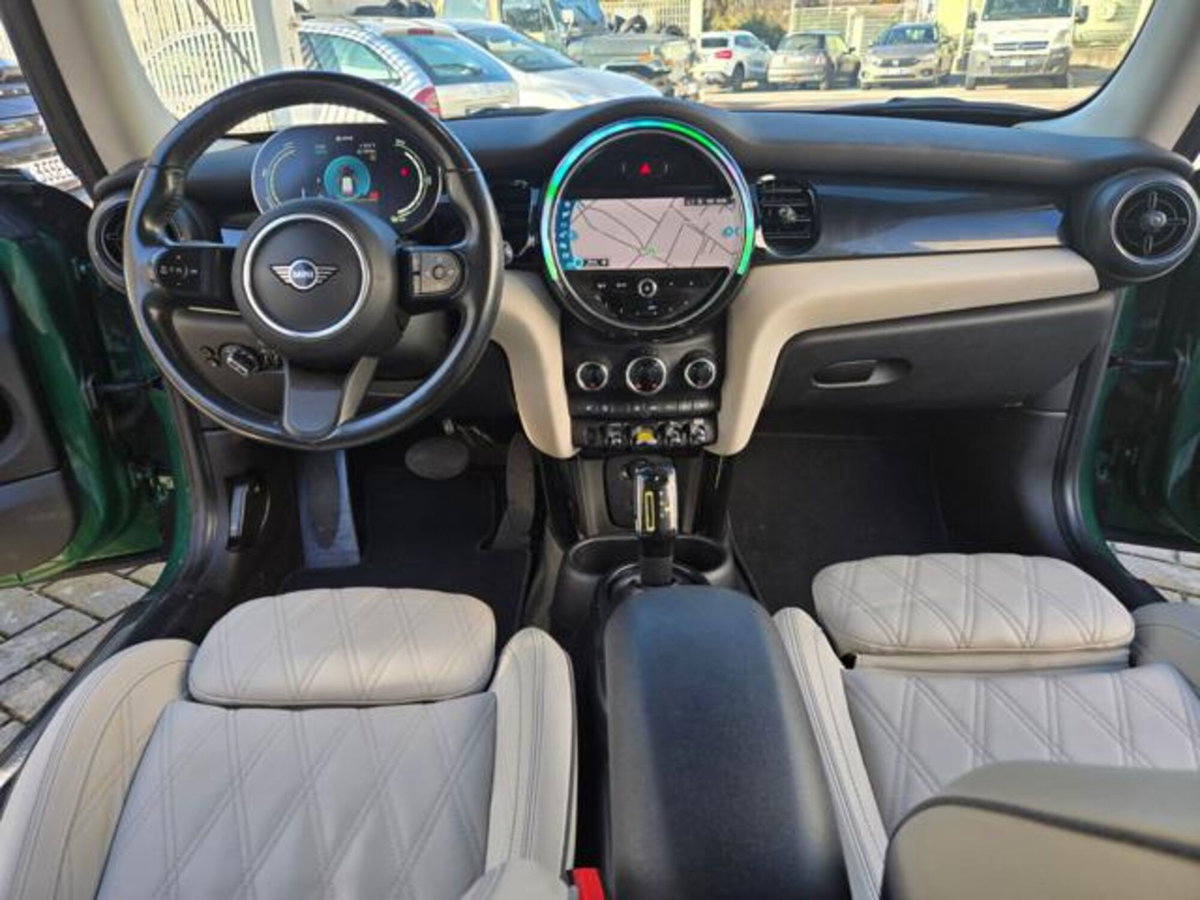 MINI Mini Cooper SE Classic (14)