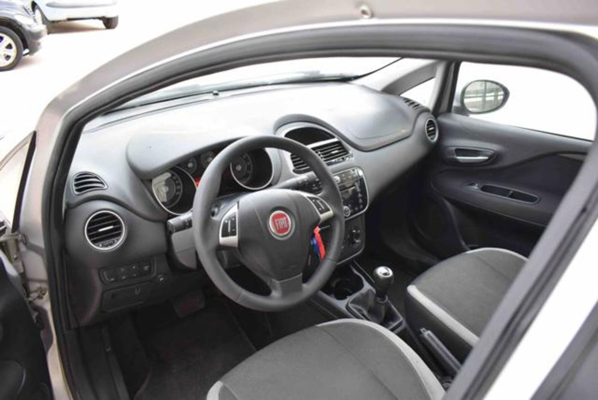Fiat Punto 1.4 8V 5 porte Easypower Lounge (6)