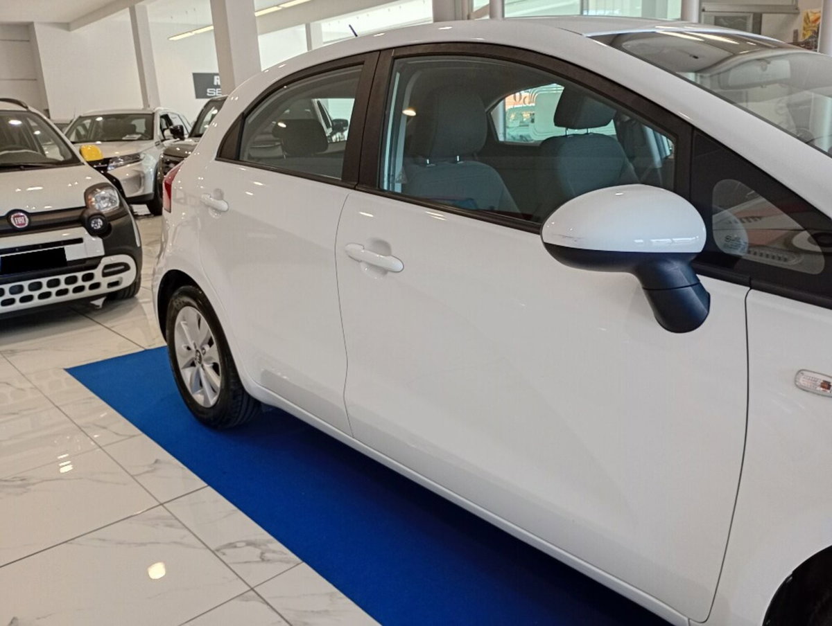 Kia Rio 1.2 CVVT 5p. Cool (11)