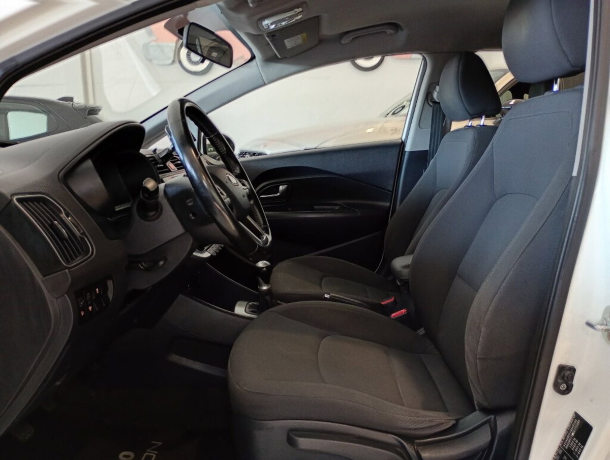 Kia Rio 1.2 CVVT 5p. Cool (13)