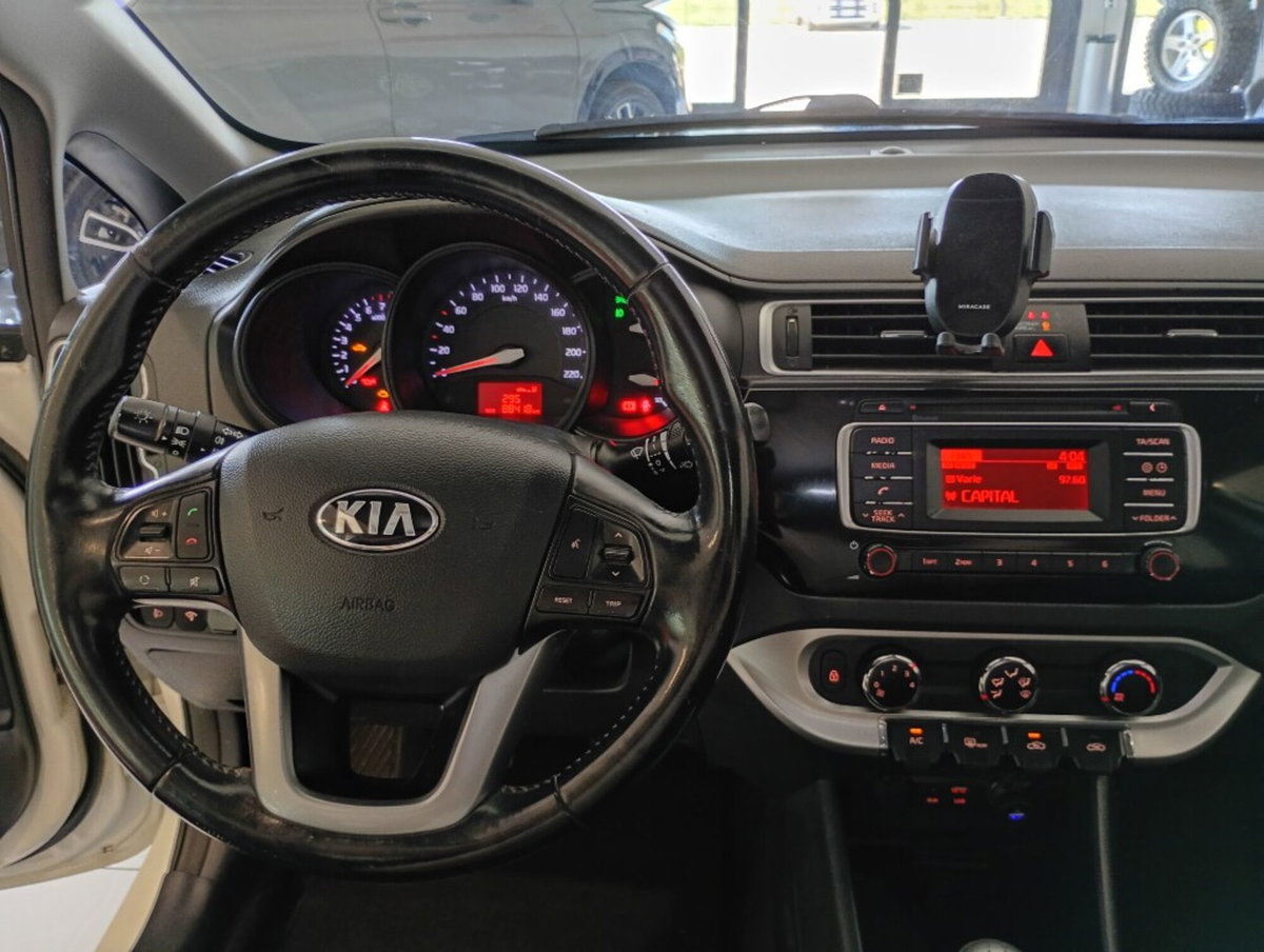 Kia Rio 1.2 CVVT 5p. Cool (18)