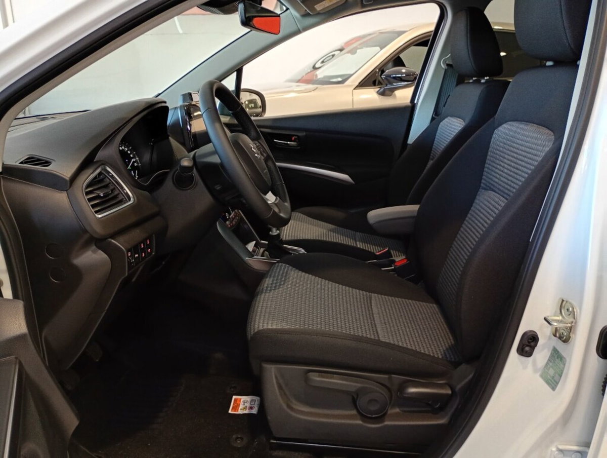 Suzuki S-Cross 1.4 Hybrid Easy (11)