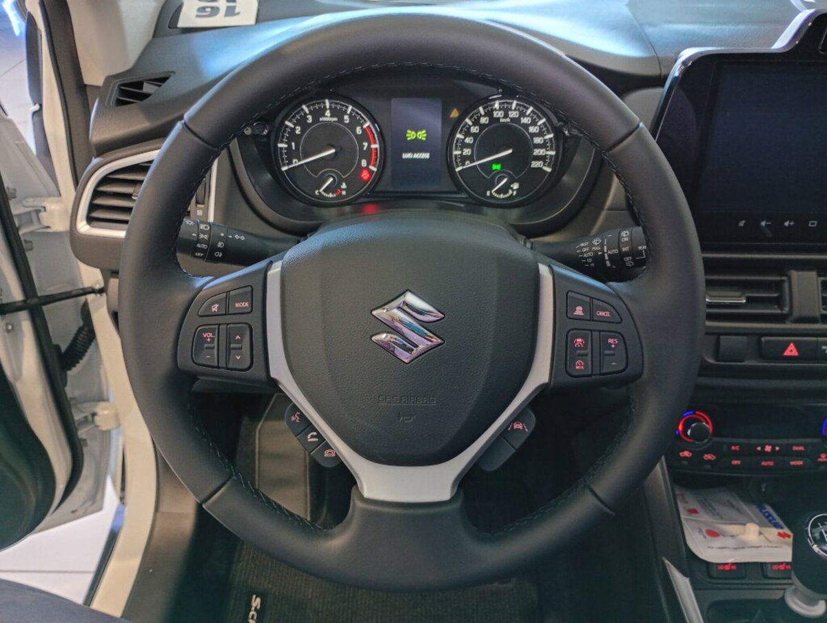 Suzuki S-Cross 1.4 Hybrid Easy (13)