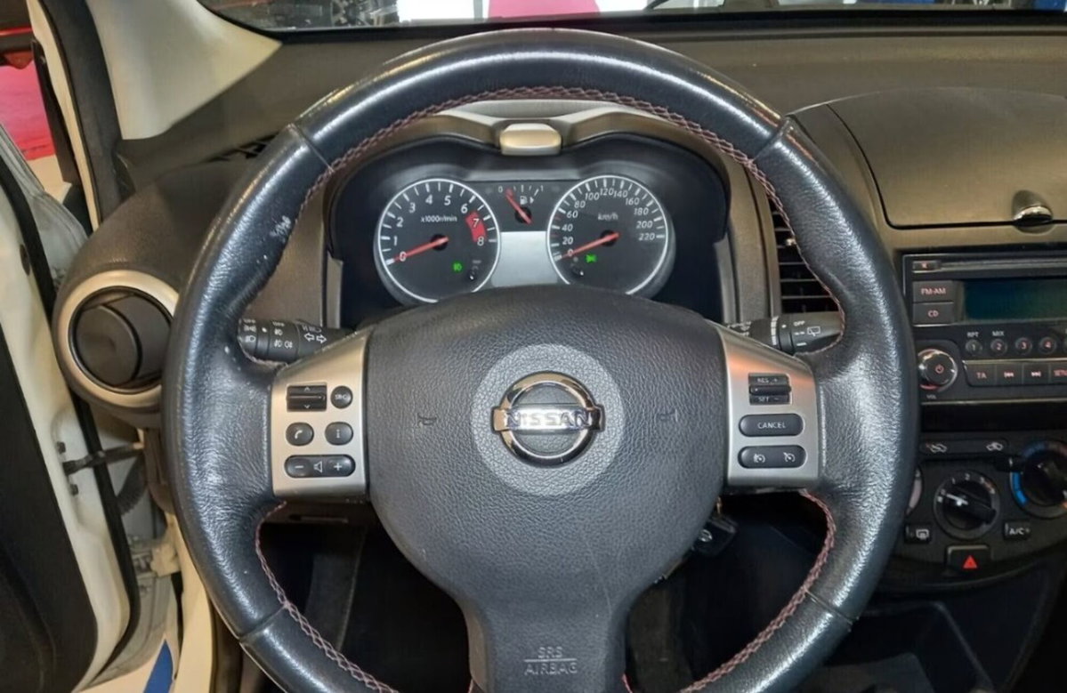 Nissan Note 1.4 16V Silver Edition (10)