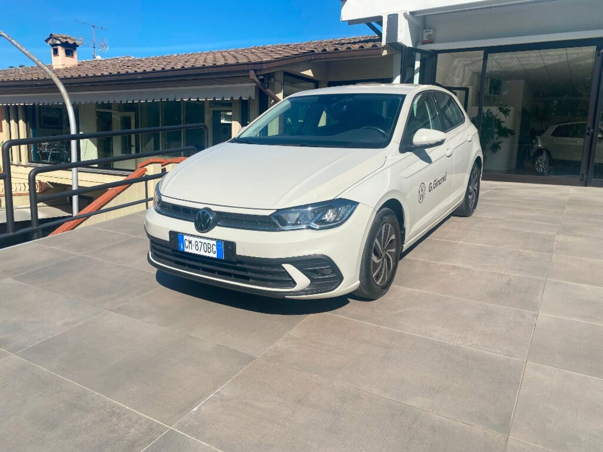 Volkswagen Polo 1.0 tsi Life 95cv (2)