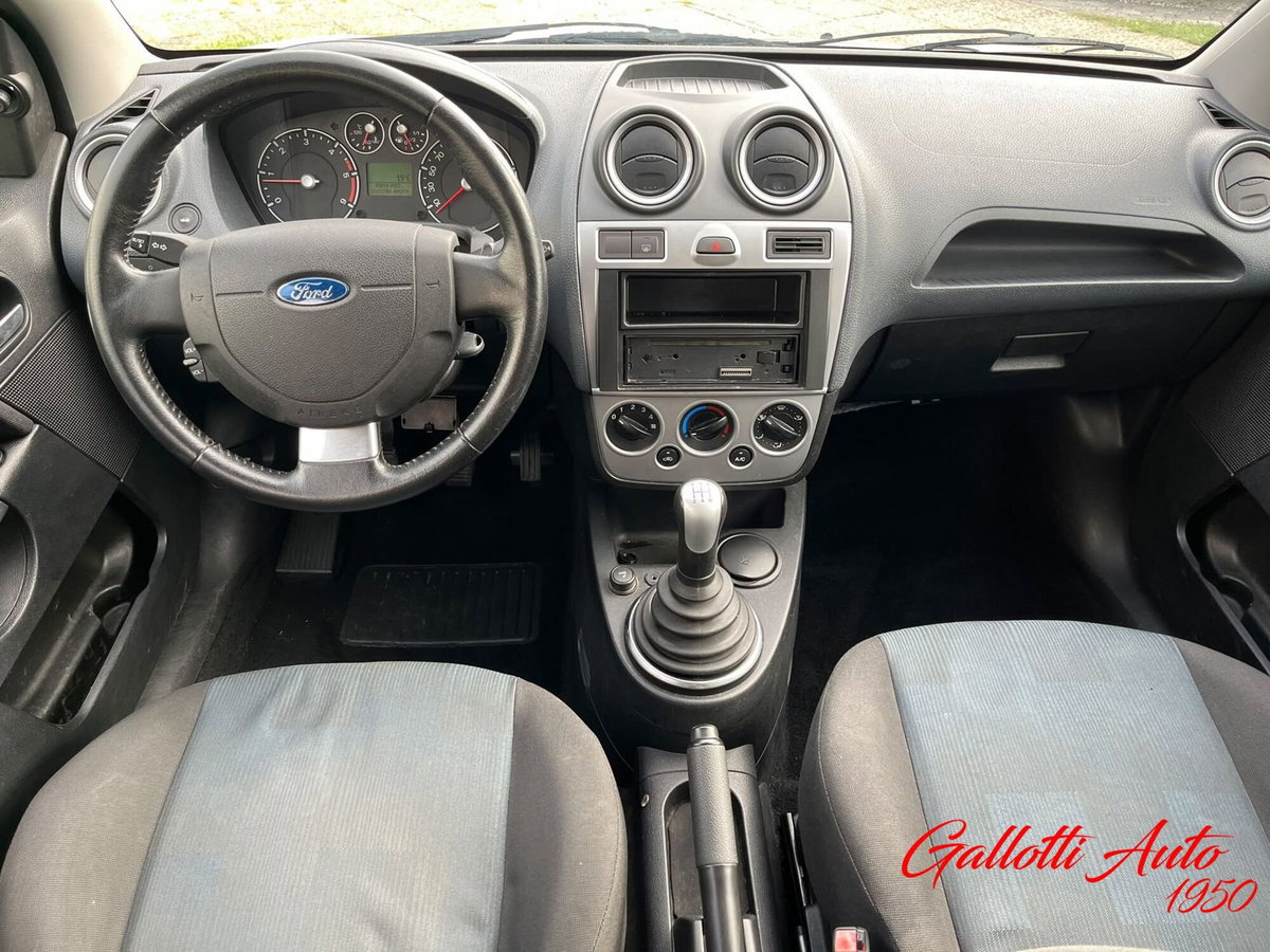 Ford Fiesta 1.4 TDCi 5p. Titanium (11)