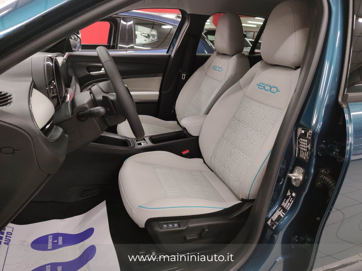 Fiat 600 1.2 hybrid La Prima 145cv auto (15)