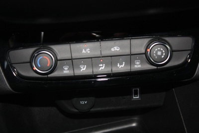 Opel Corsa 1.2 100 CV GS Line (11)