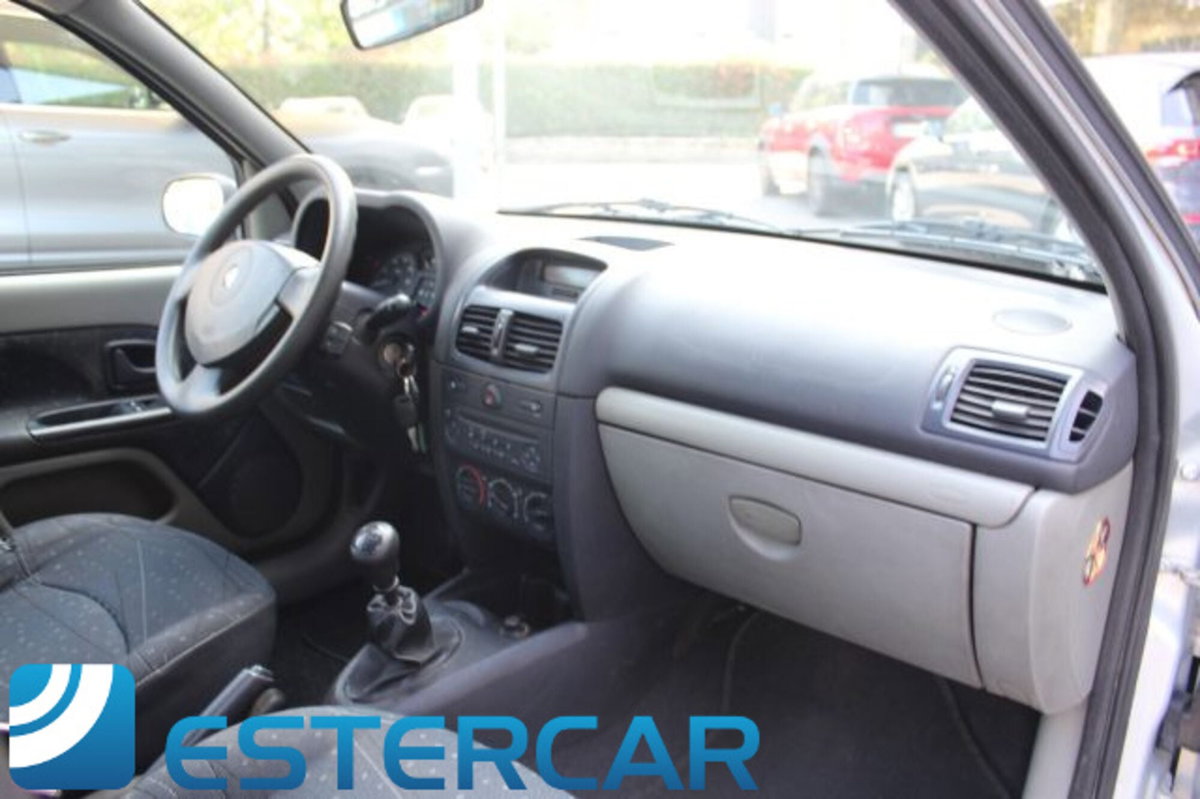 Renault Clio Storia 1.2 5 porte (10)