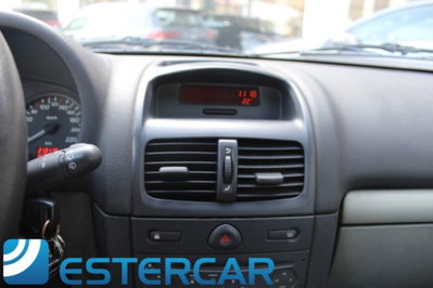 Renault Clio Storia 1.2 5 porte (12)