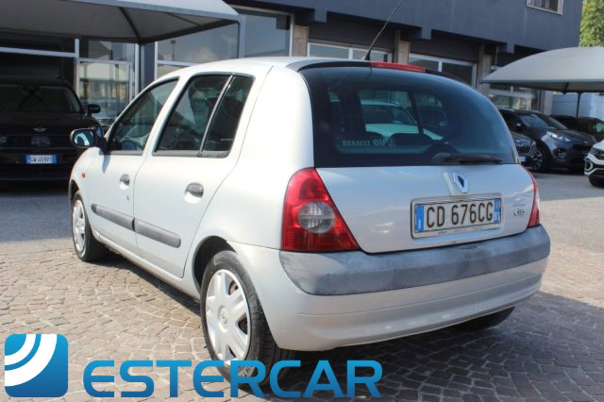 Renault Clio Storia 1.2 5 porte (13)