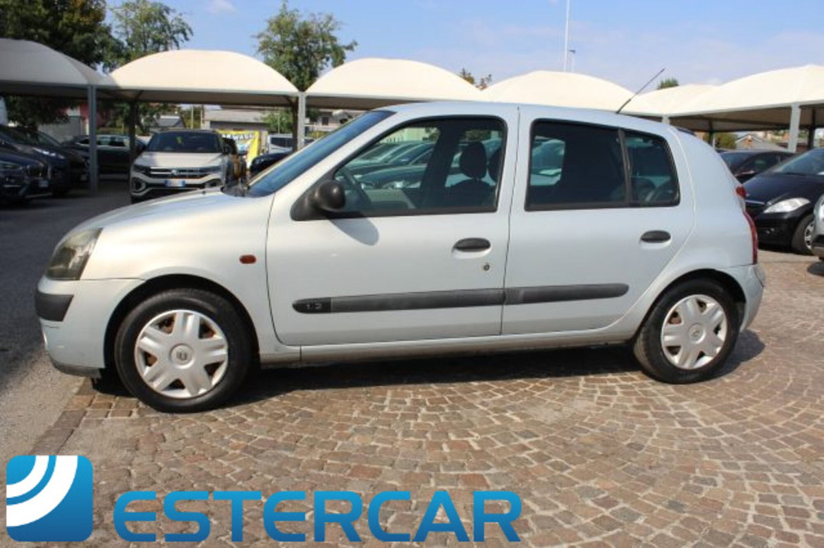 Renault Clio Storia 1.2 5 porte (15)