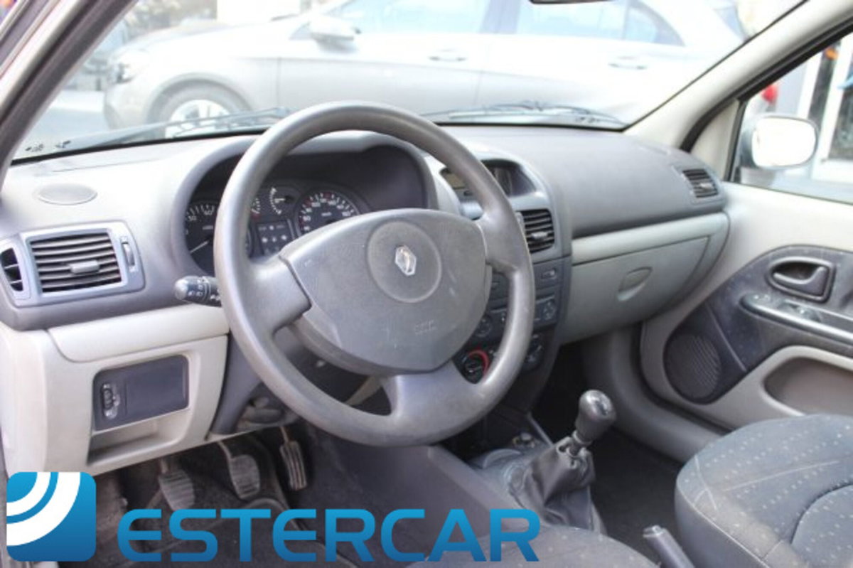 Renault Clio Storia 1.2 5 porte (3)