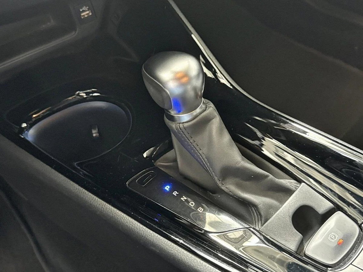 Toyota Toyota C-HR 1.8 Hybrid E-CVT Lounge (8)