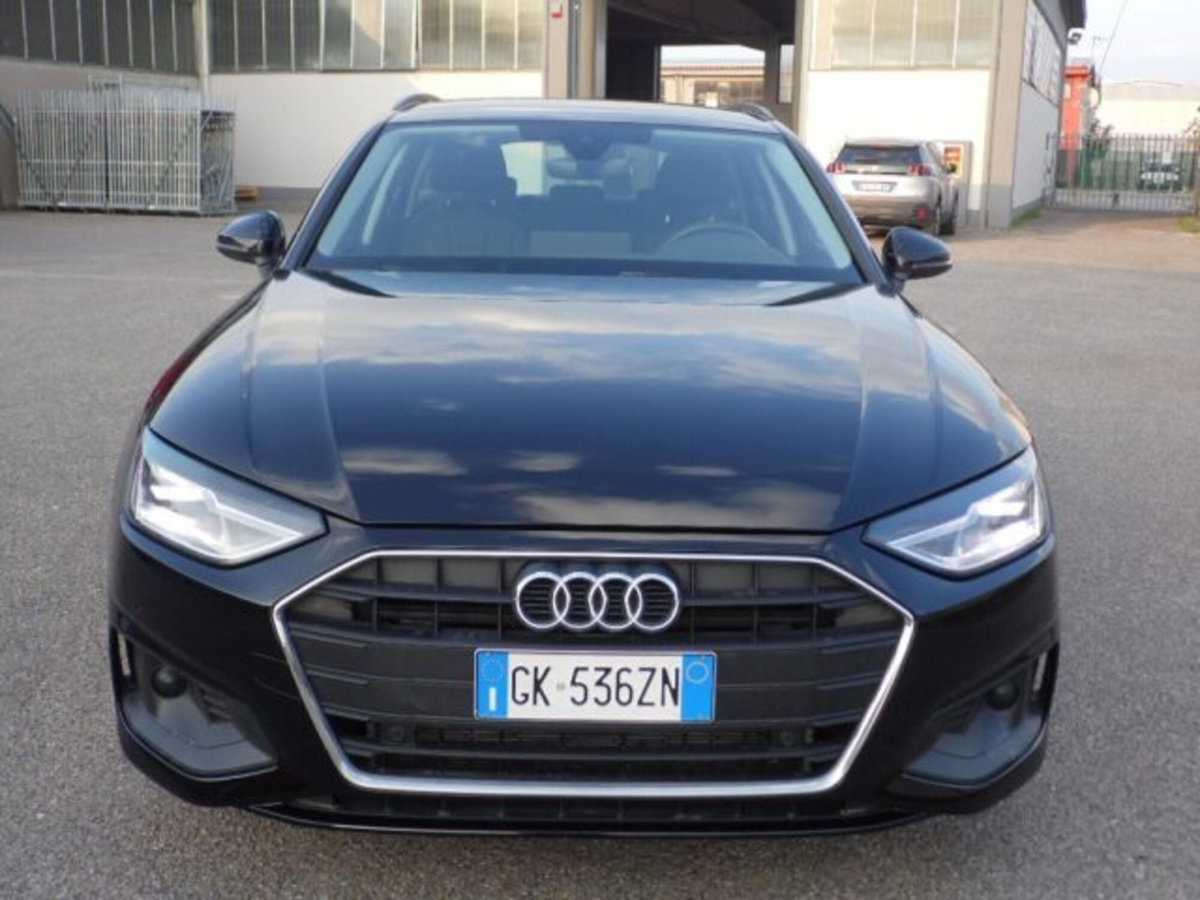 Audi A4 Avant 30 TDI/136 CV S tronic Business Advanced