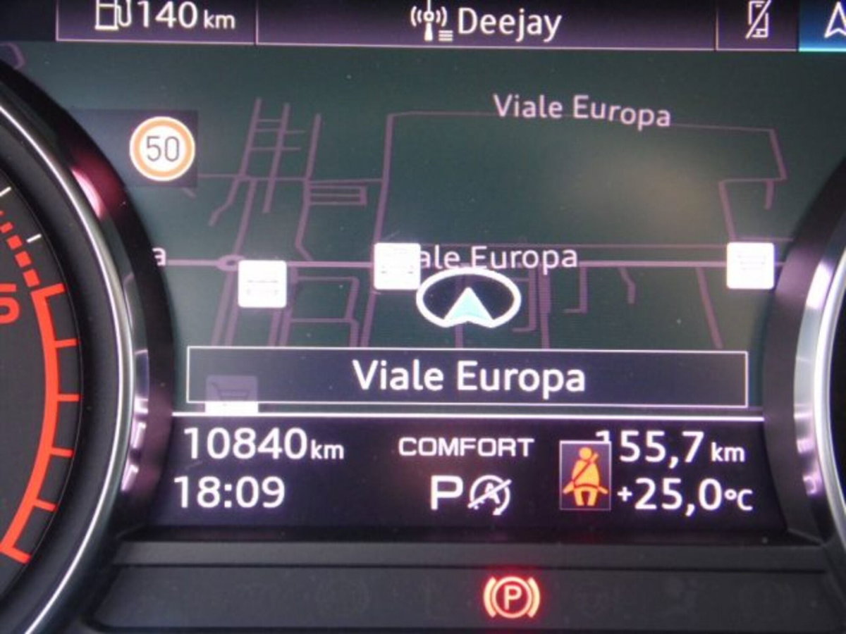 Audi A4 Avant 30 TDI/136 CV S tronic Business Advanced (14)