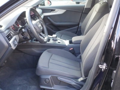 Audi A4 Avant 30 TDI/136 CV S tronic Business Advanced (8)