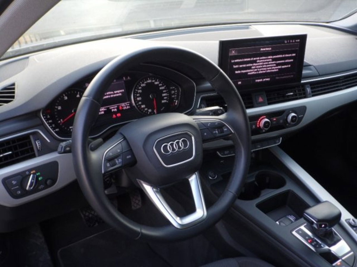 Audi A4 Avant 30 TDI/136 CV S tronic Business Advanced (9)